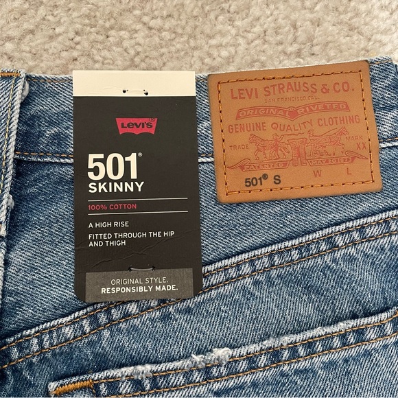 Levi’s 501 Skinny Distressed Light Wash Jeans - Picture 8 of 8